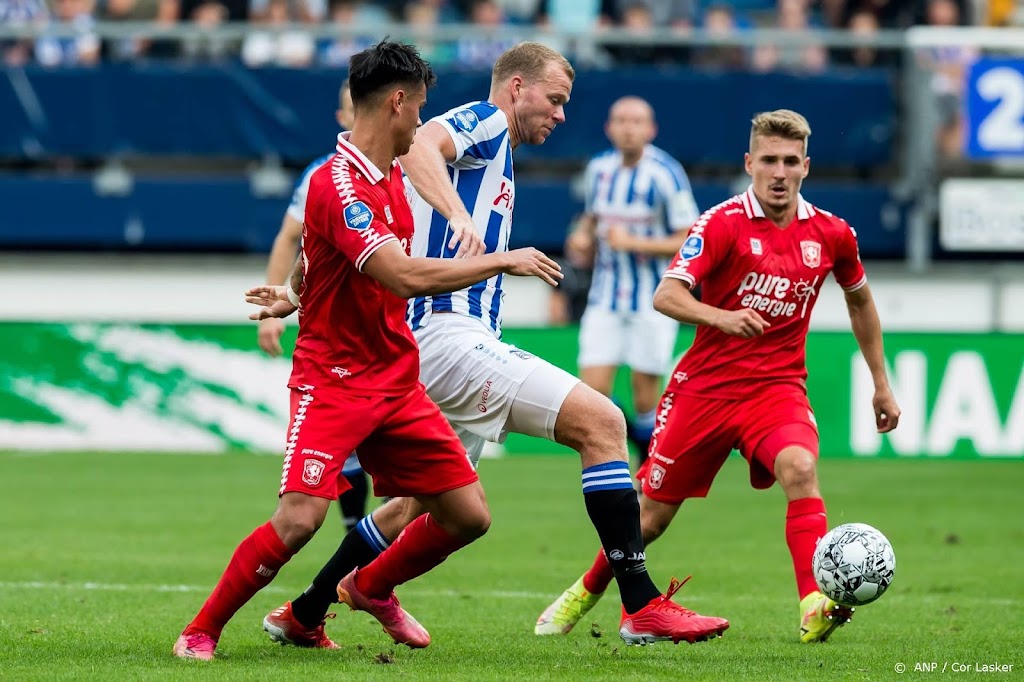 FC Twente boekt bij sc Heerenveen vierde zege op rij