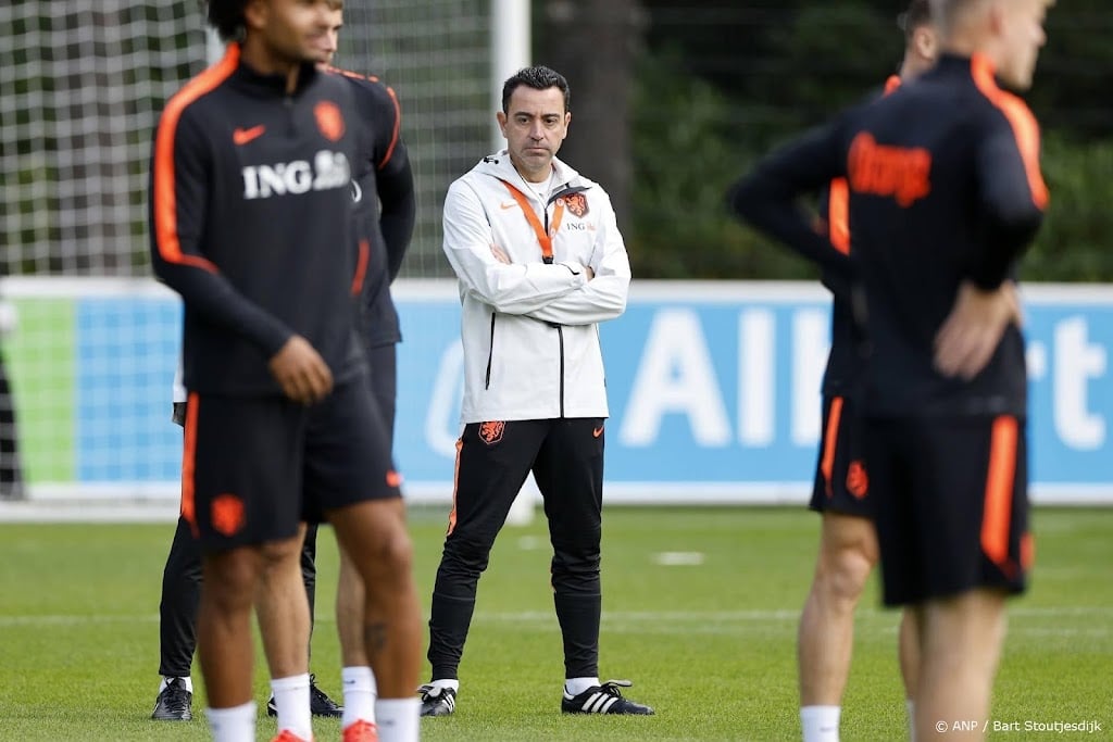 Oranje werkt laatste training voor duel met Servië af met 24 man