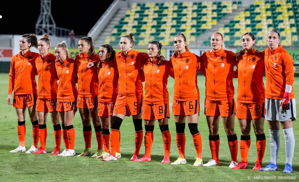 Voetbalsters Oranje in Minsk met de nodige moeite langs Belarus