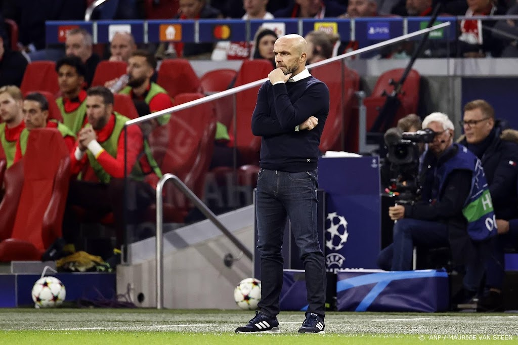 Ajax-trainer Schreuder baalt van gemiste kansen in eerste helft