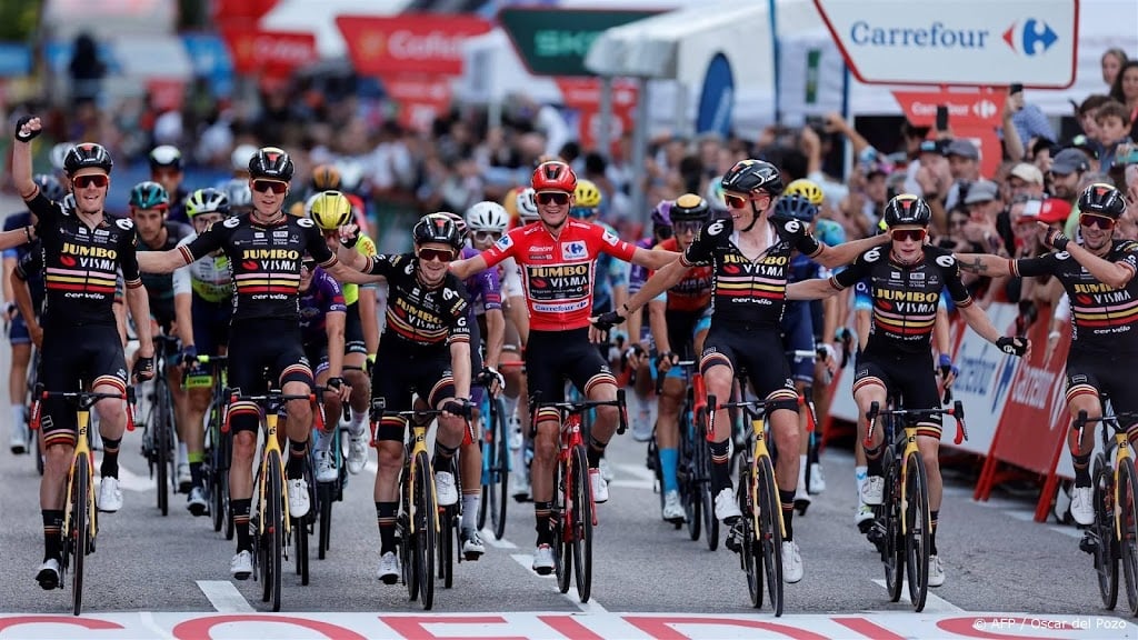 Topteams in wielrennen praten over nieuwe wielercompetitie
