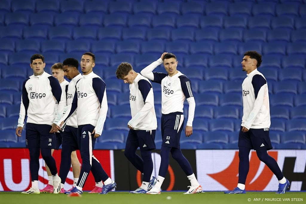 Interim-coach Maduro laat Berghuis en Ramaj starten bij Ajax