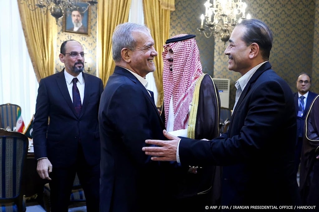 Iran roept op tot regionale eenheid in overleg met Saudi-Arabië