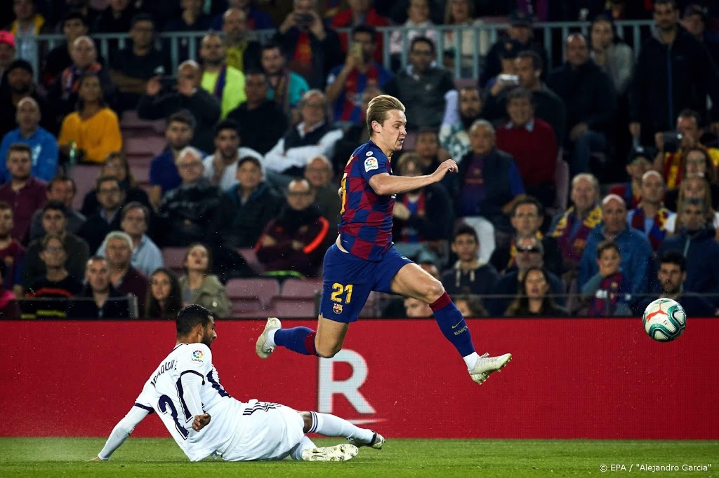 De Jong raakt steeds meer gewend bij Barça