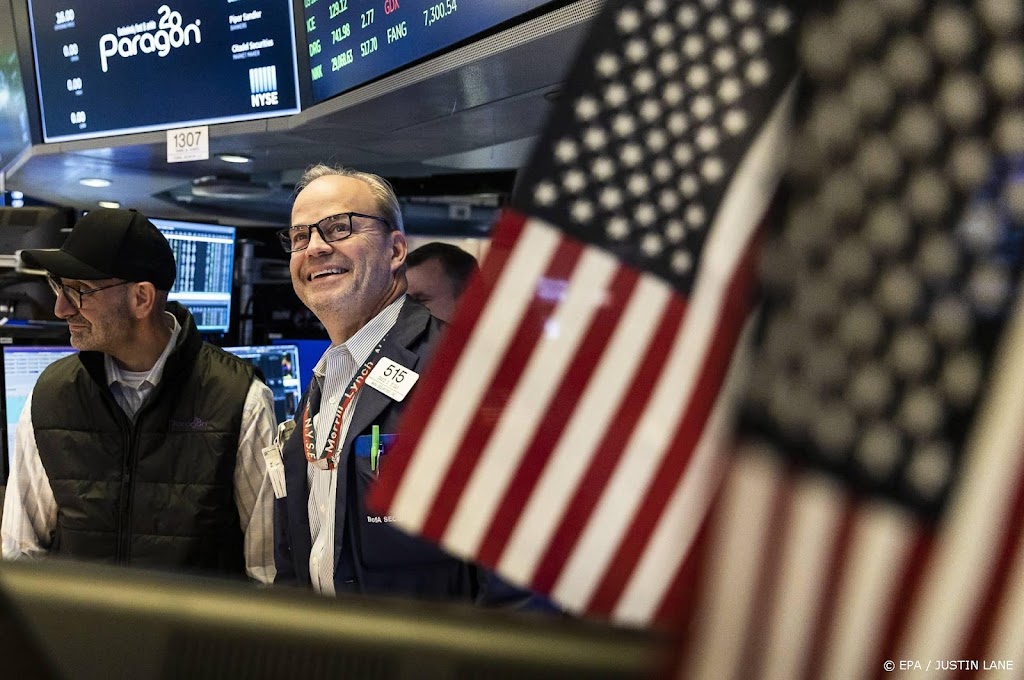 Ook Wall Street hard onderuit door zorgen nieuwe coronavariant