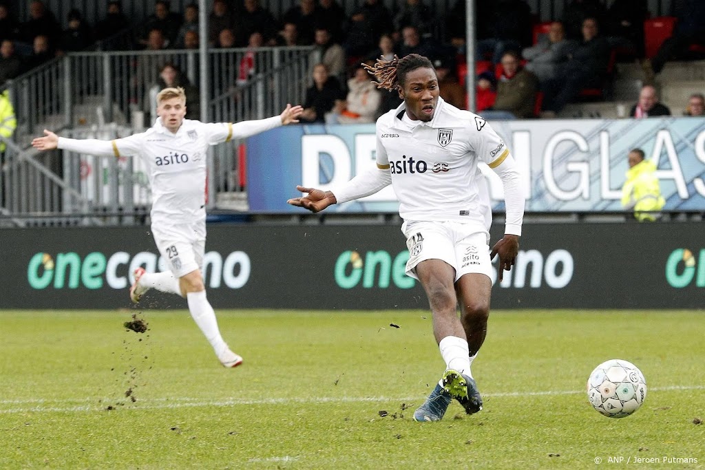 Sankoh leidt Heracles met drie doelpunten langs Almere