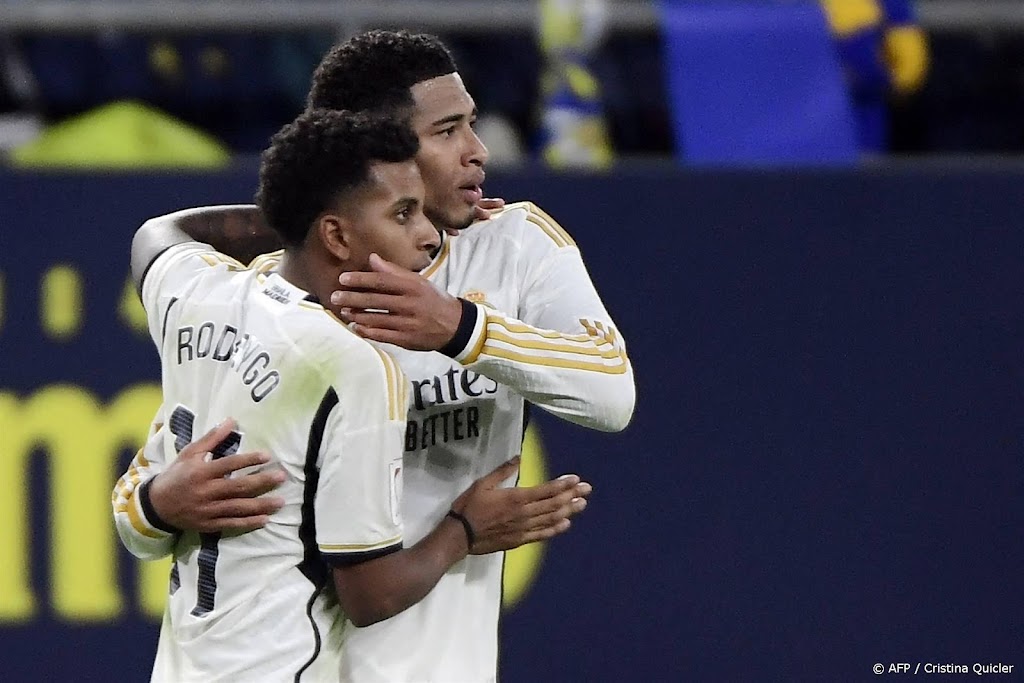 Rodrygo helpt Real Madrid met twee treffers langs Cádiz
