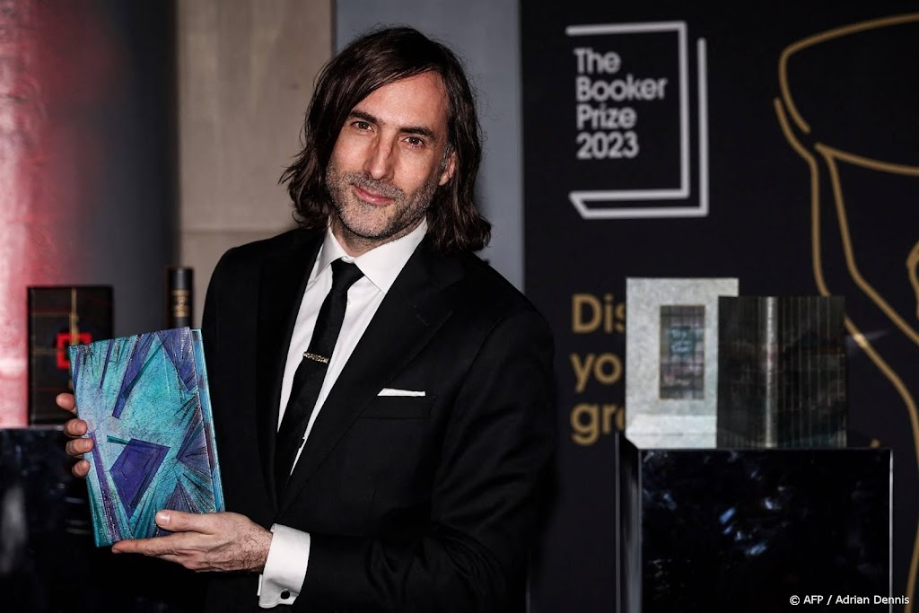 Ierse schrijver Paul Lynch wint de Booker Prize voor fictie