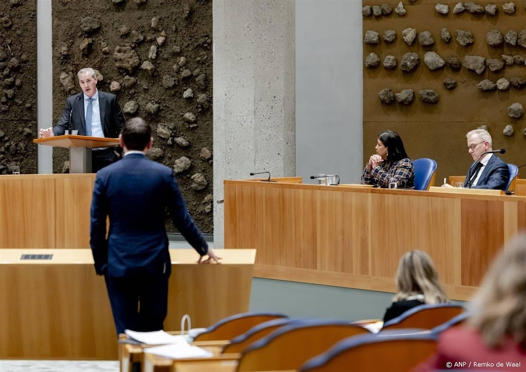Hoe krijgt PVV onderwijsbegroting door senaat, vraagt oppositie