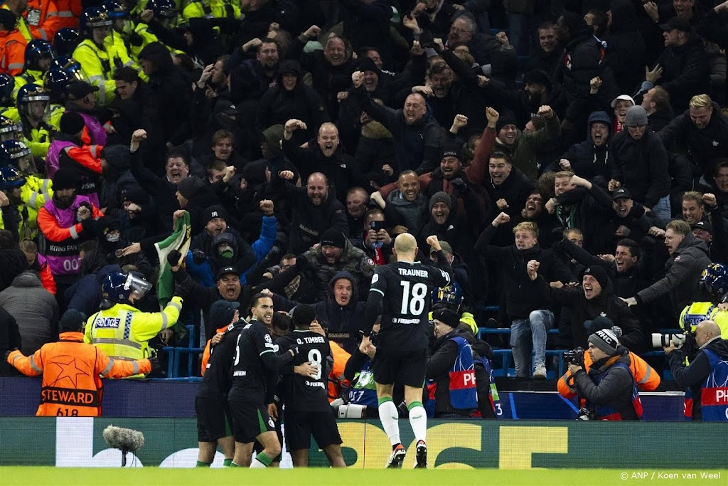 Feyenoord stunt met 3-3-gelijkspel bij Manchester City