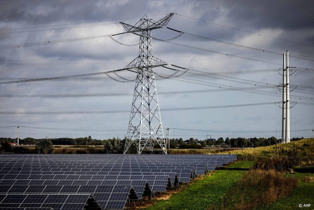 ACM: netbeheerders lopen achter bij aanpak wachtrijen stroomnet