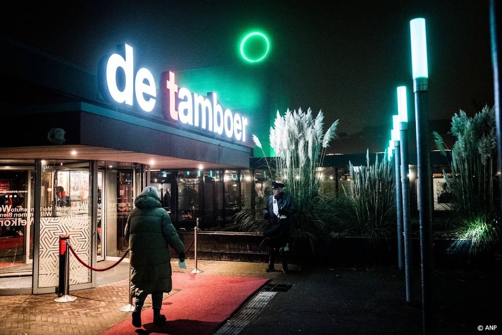 Ruim 1500 mensen brengen laatste groet aan René Karst