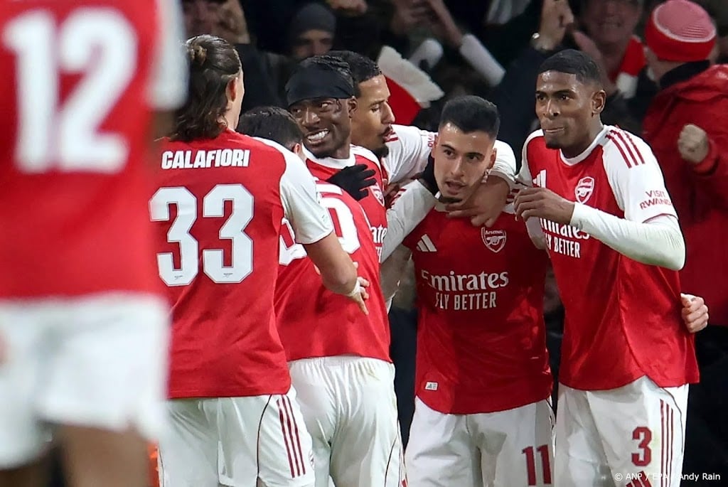 Arsenal klopt Bayern en neemt koppositie in Champions League over