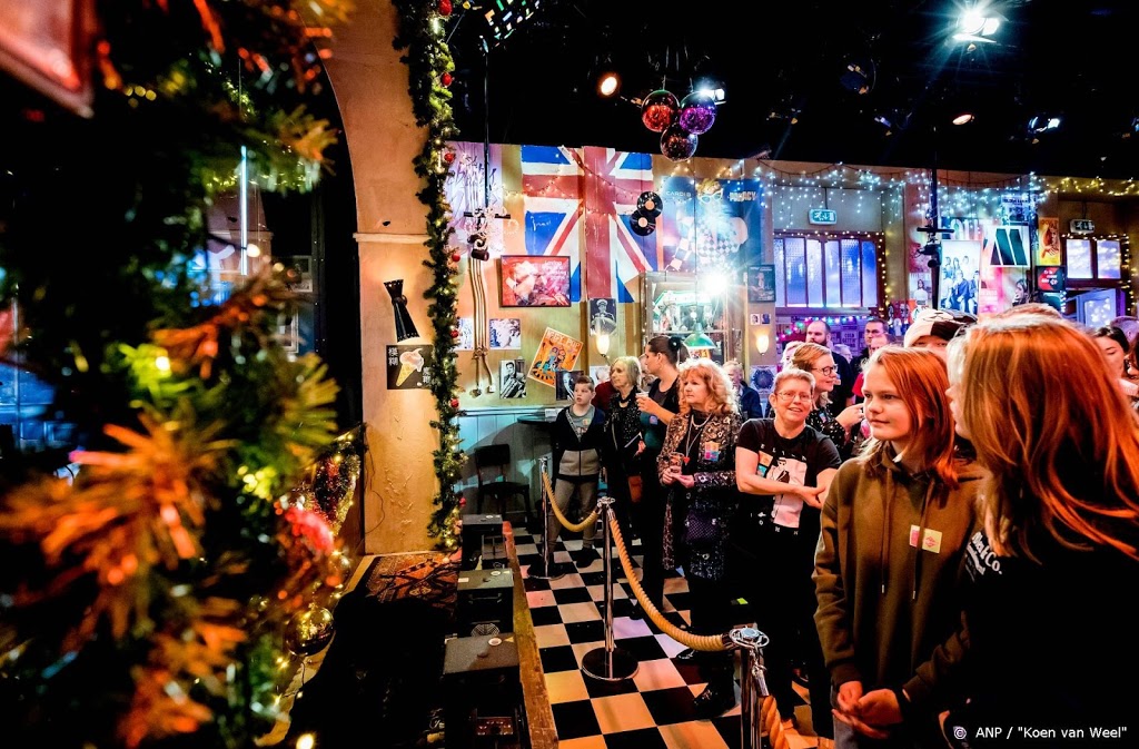 Ook op tweede kerstdag in de rij voor Top 2000 Café