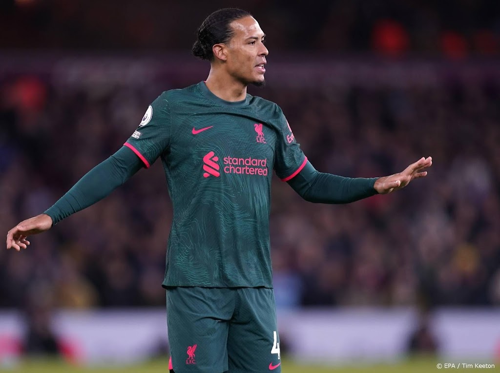 Liverpool klopt Aston Villa met scorende Van Dijk