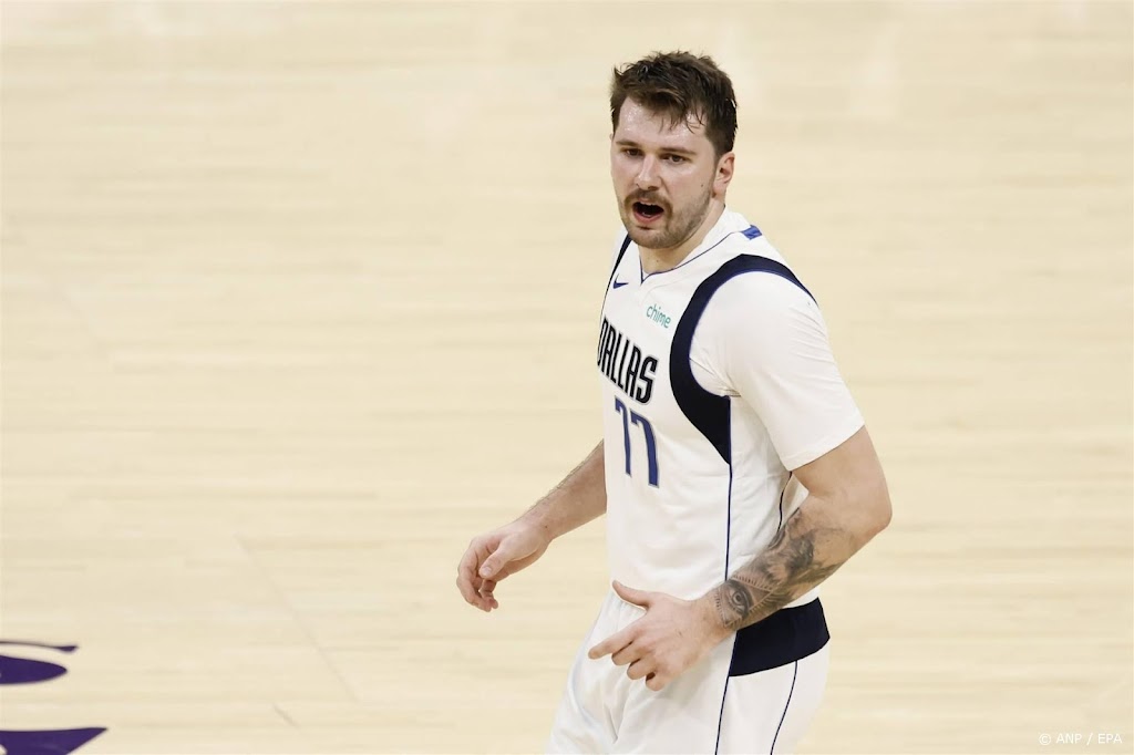 Basketballer Doncic leidt Mavericks met 50 punten naar zege