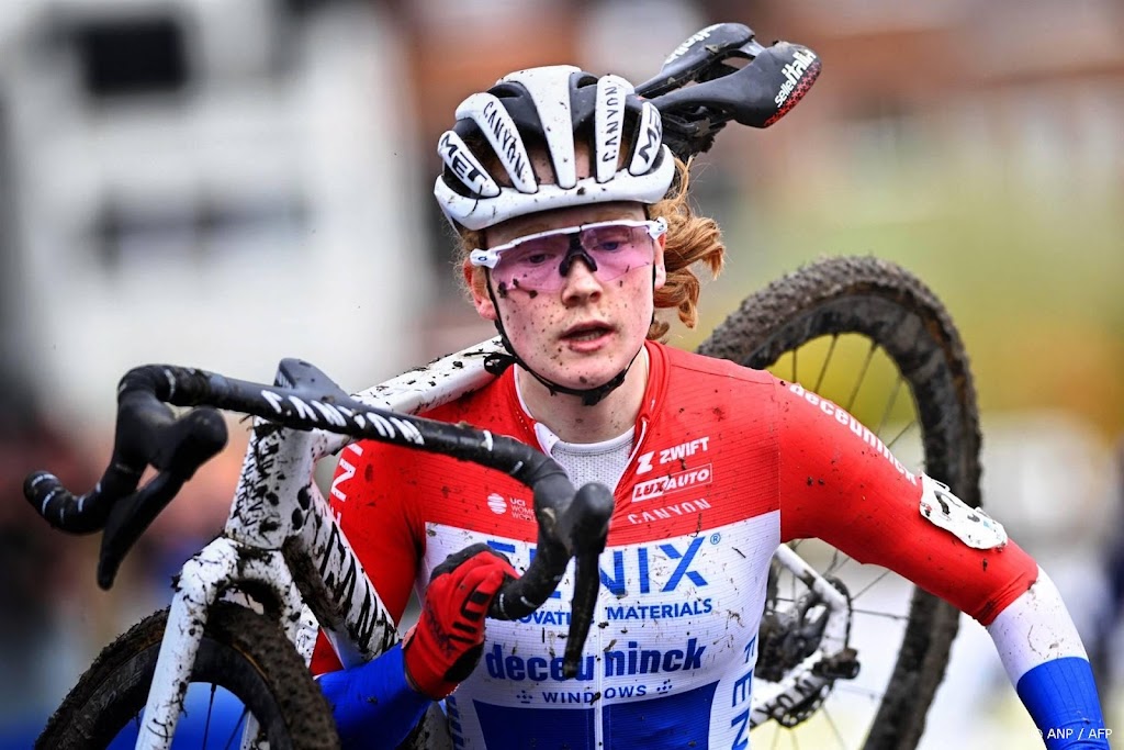 Veldrijdster Pieterse beëindigt in Gavere zegereeks van Van Empel