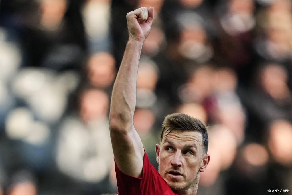 Hattrick Wood bezorgt Nottingham zege bij Newcastle