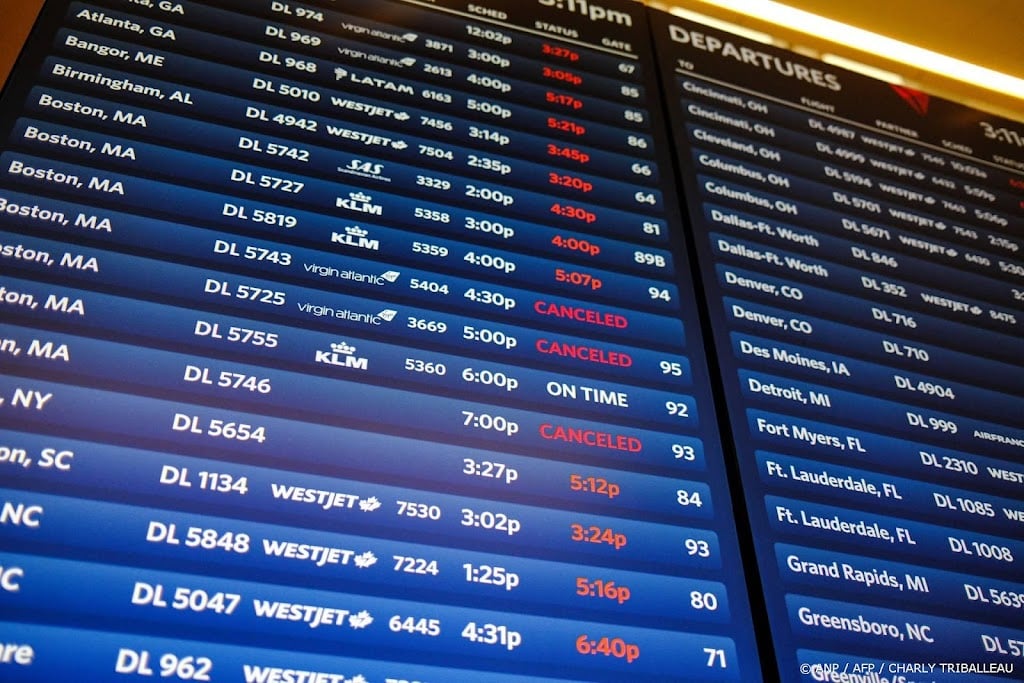 Honderden vluchten geschrapt in New York om sneeuwstorm