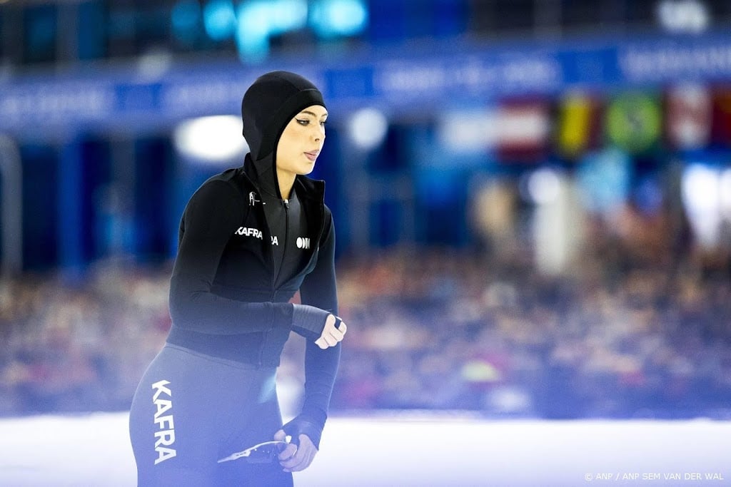 Schaatsster Leerdam komt ten val op 1000 meter op OKT