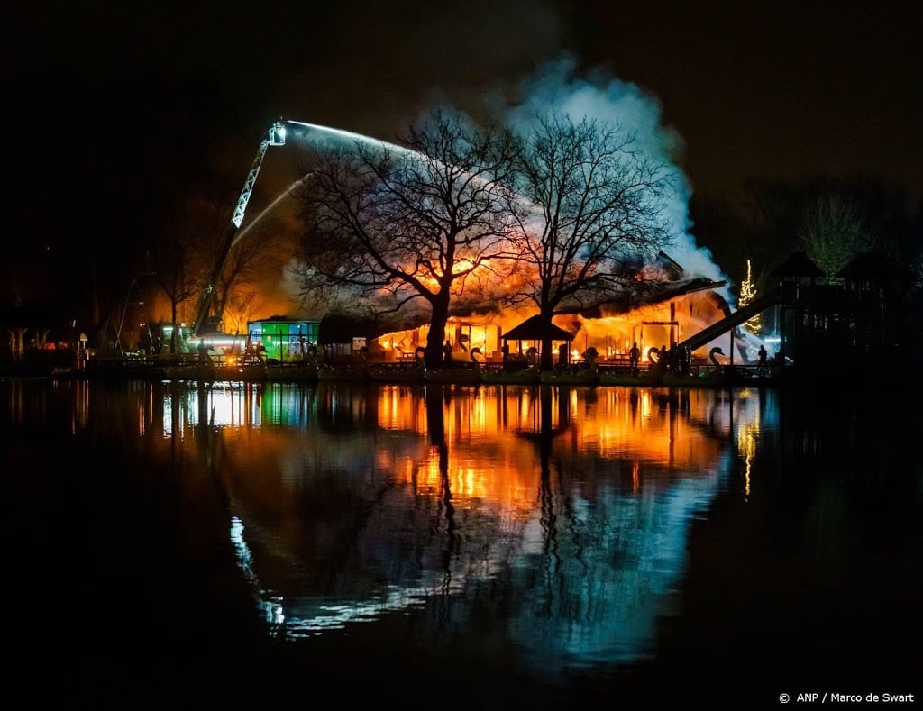 'Brand in theater in Rotterdamse Plaswijckpark aangestoken'