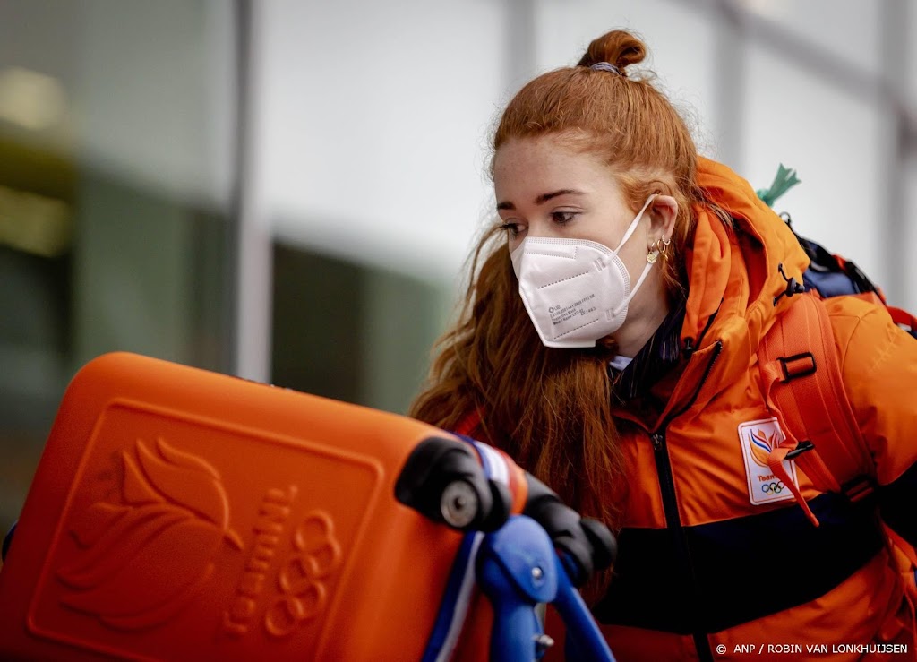 Rommelige aankomst sporters Team NL in Beijing