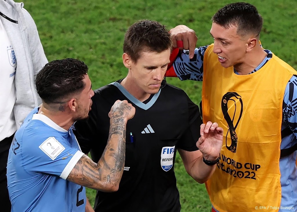 FIFA schorst vier spelers Uruguay na wangedrag op WK in Qatar