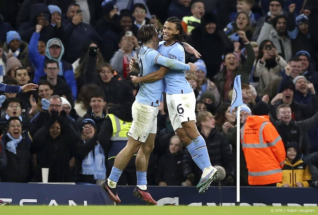 Aké schiet Manchester City langs Arsenal in FA Cup