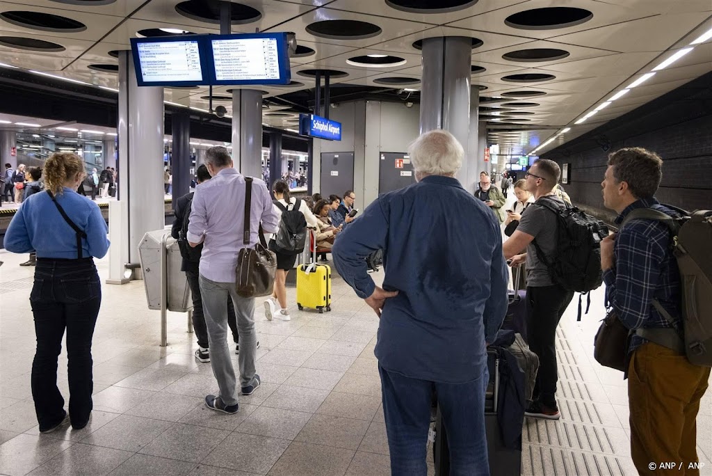 Geen treinen rond Schiphol tot zeker 18.30 uur, NS zet bussen in