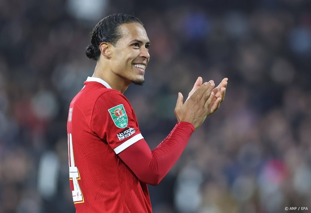 Van Dijk wil afscheid van trainer Klopp met prijzen vieren 