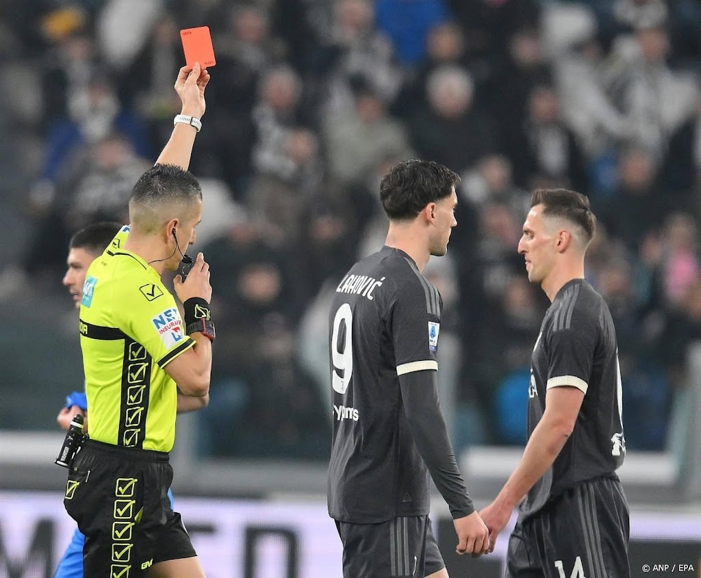 Juventus speelt gelijk na snelle rode kaart Milik 