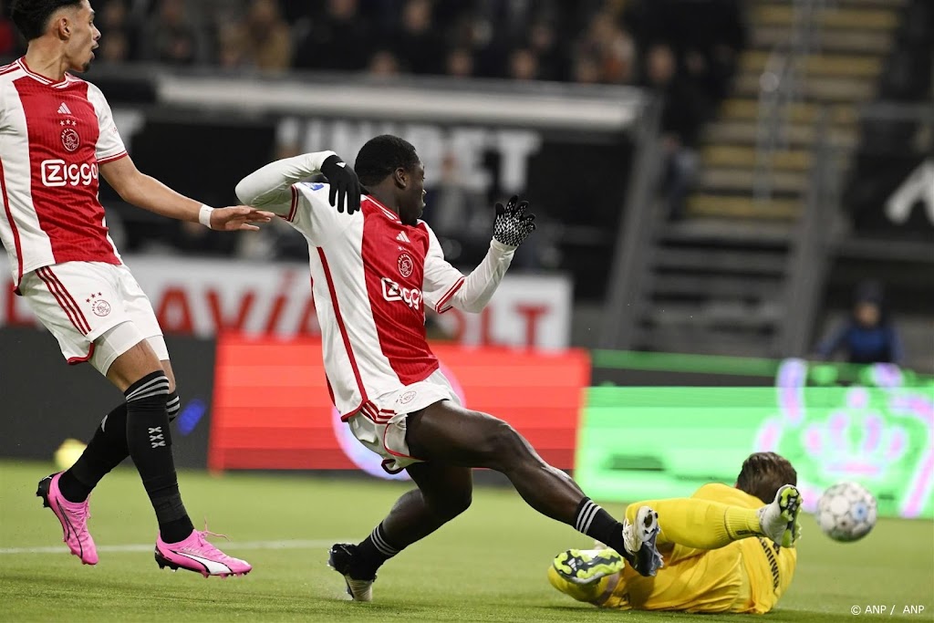Ajax wint bij Heracles ook derde wedstrijd na winterstop