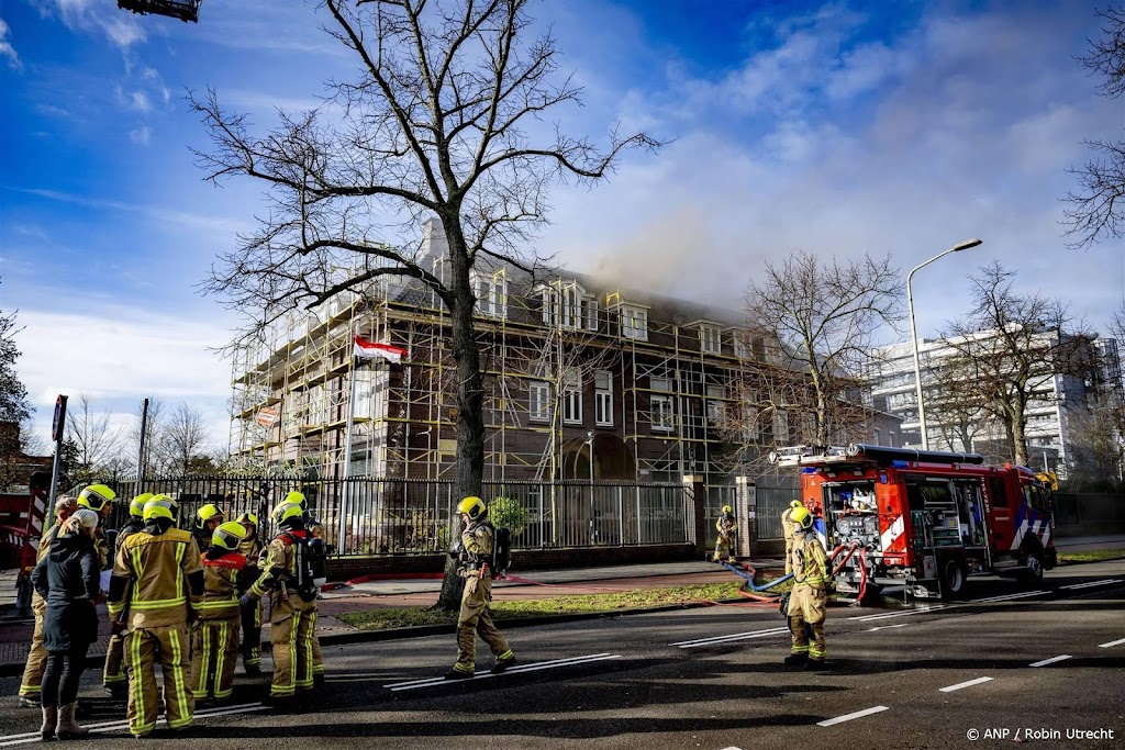 Brandweer voorlopig nog bezig met brand bij Iraakse ambassade