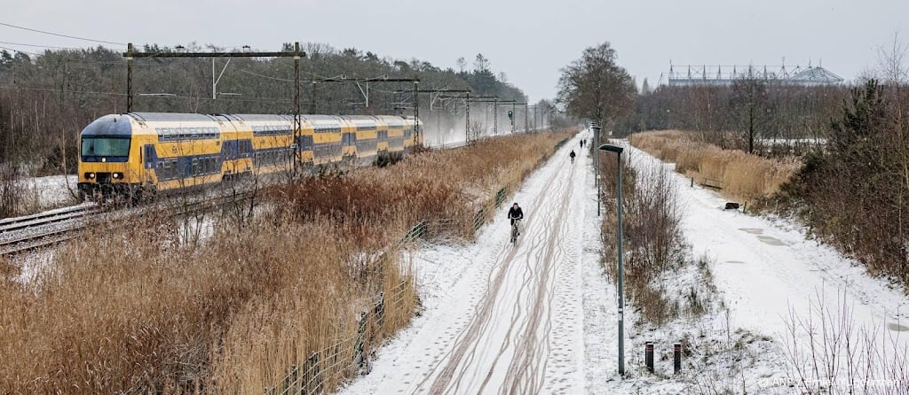 NS past dienstregeling in noorden aan om verwachte sneeuw en ijs
