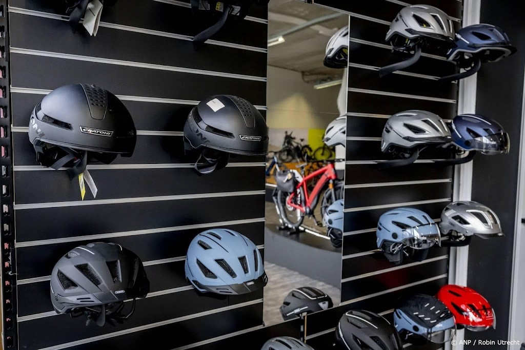 Meeste ouders eens met helmplicht e-bike, jongeren veel minder