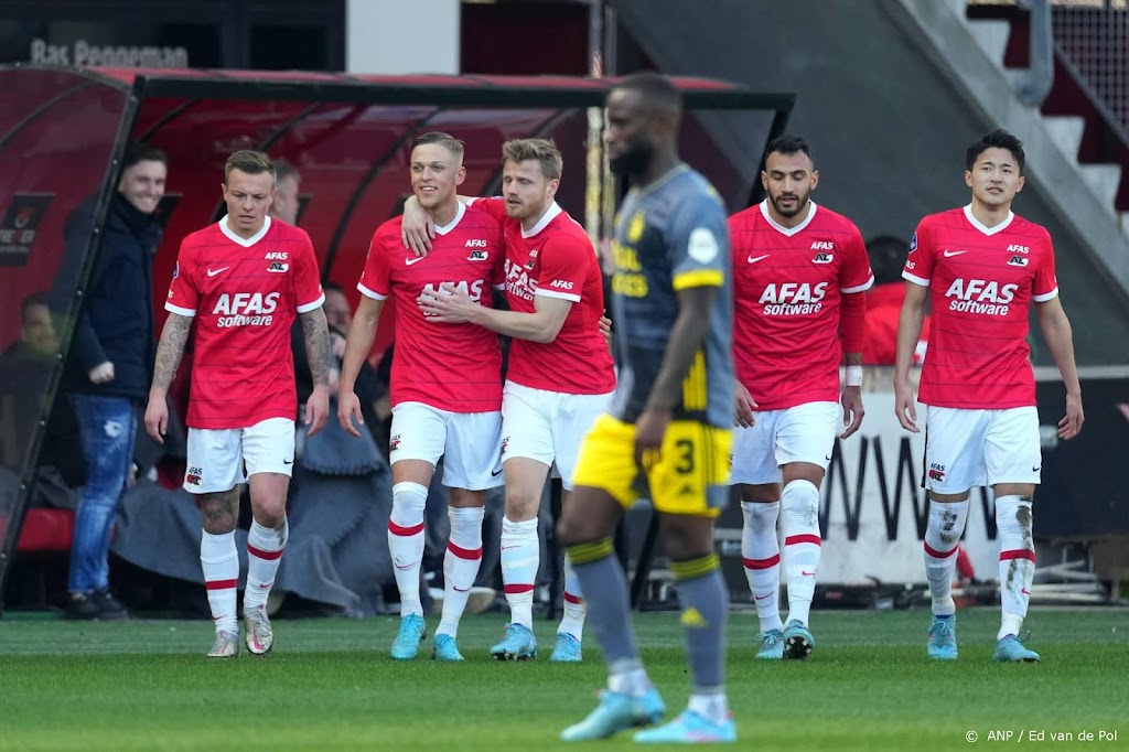 AZ legt in eerste helft basis voor thuiszege op Feyenoord