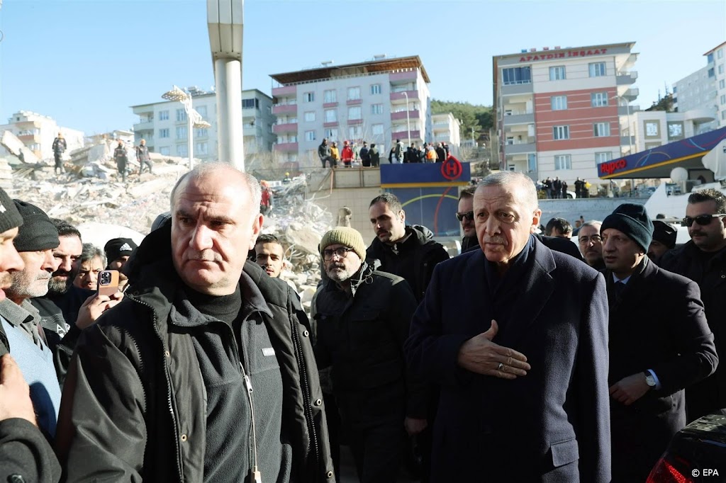 Erdogan vraagt vergiffenis na ontoereikende aardbevingshulp