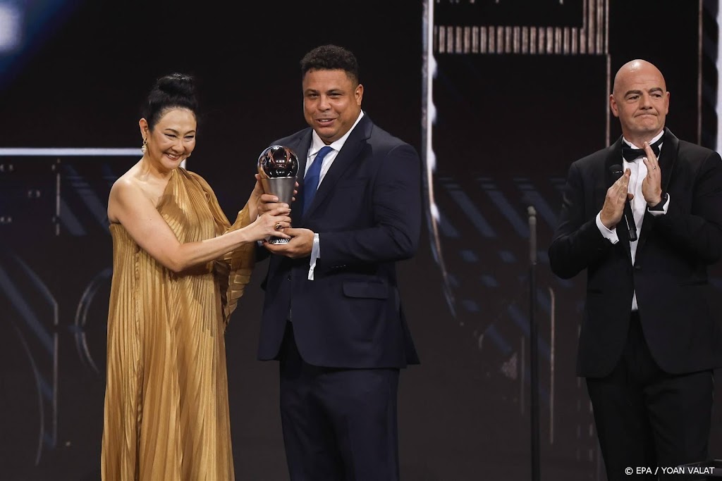 FIFA geeft Pelé postuum ereprijs
