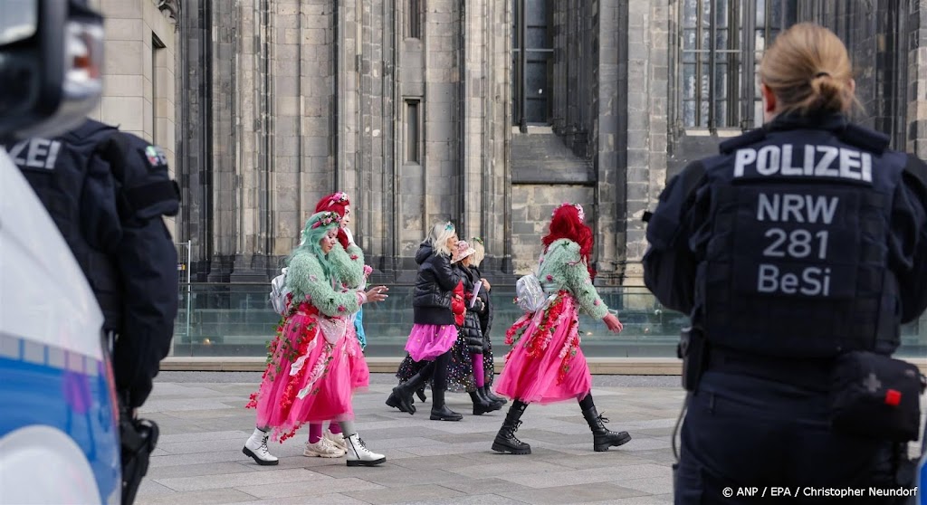 Carnaval in Keulen met extra veel agenten van start