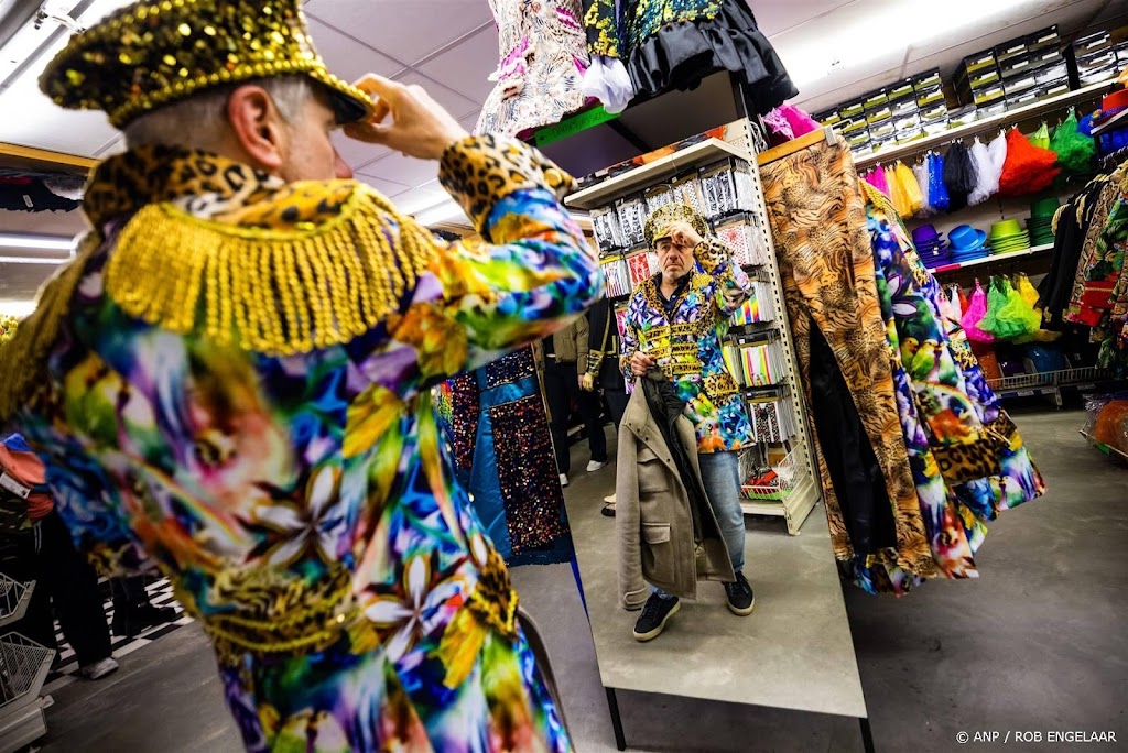 Nederlanders kunnen carnavalsoutfit bij steeds meer winkels kopen