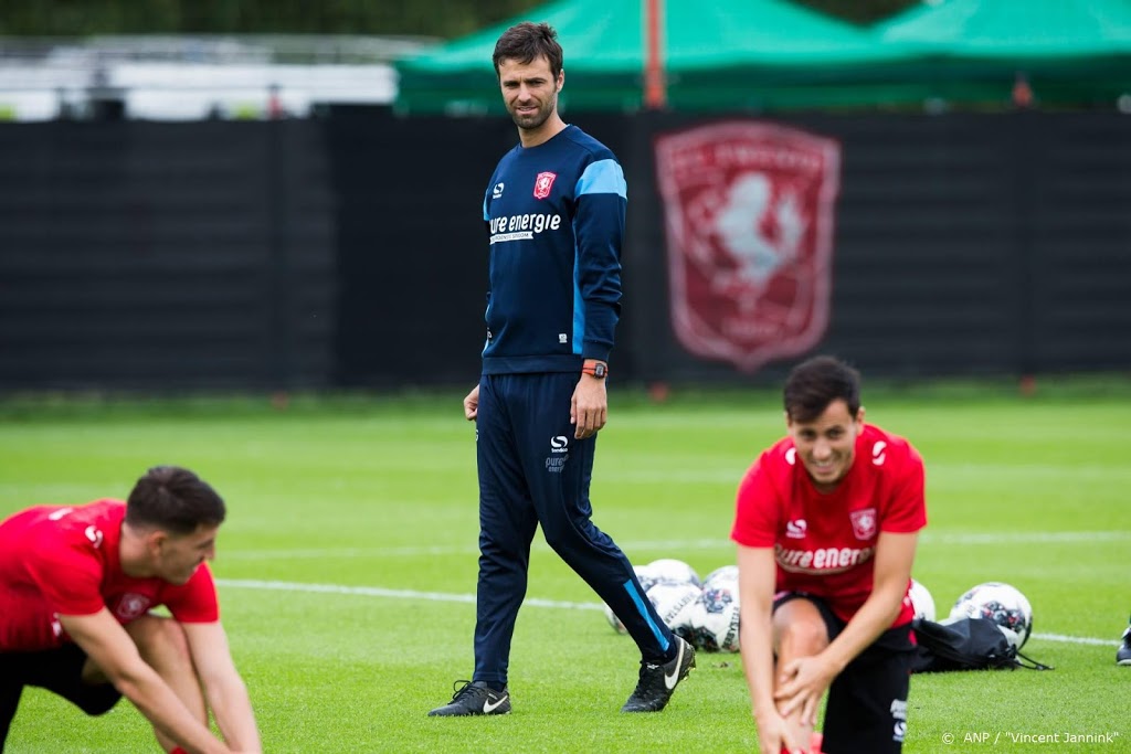 FC Twente zegt contract hoofdtrainer Garcia formeel op