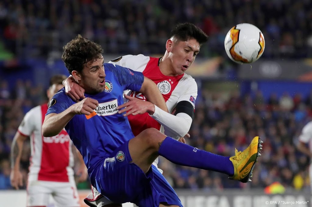 UEFA beboet Ajax met 50.000 euro wegens gedrag fans