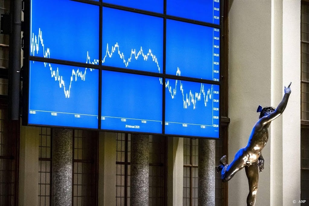 Aandacht voor Pharming en banken op herstellend Damrak