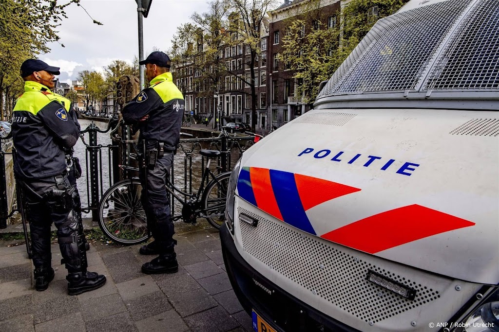 Duizenden politiemedewerkers bij protestactie in Den Haag