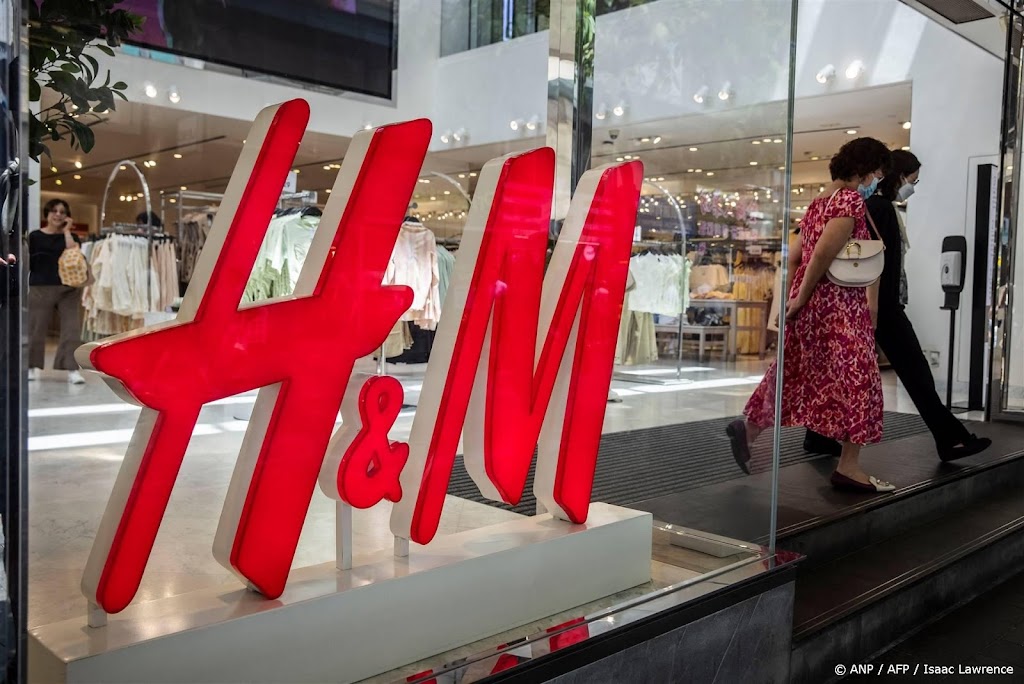 Modeketen H&M verkocht minder, maar boekte wel meer winst