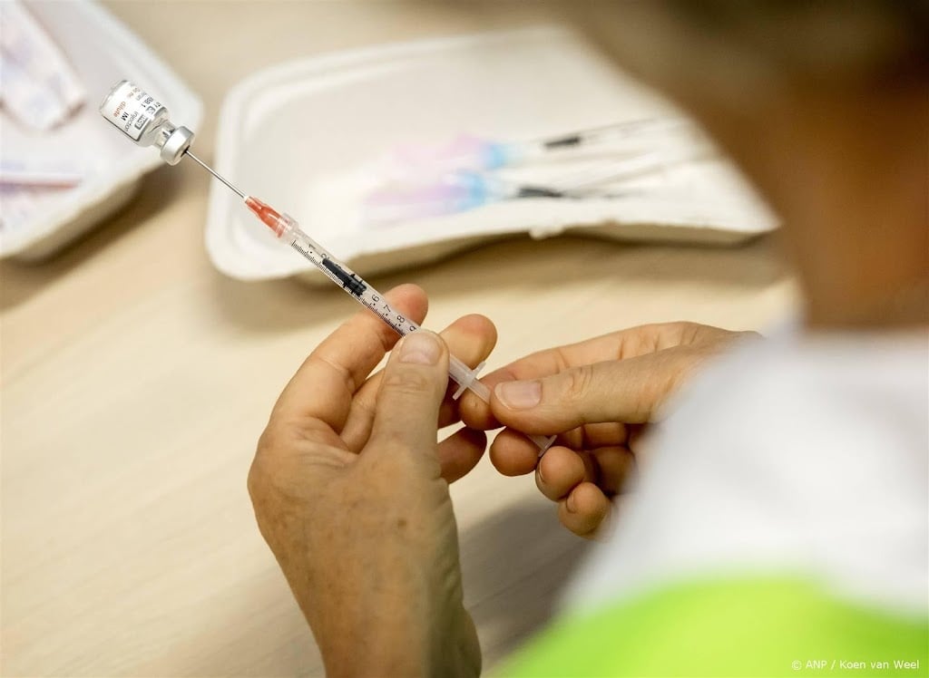 Advies: geen coronaprik voor 50-minners die griepprik krijgen