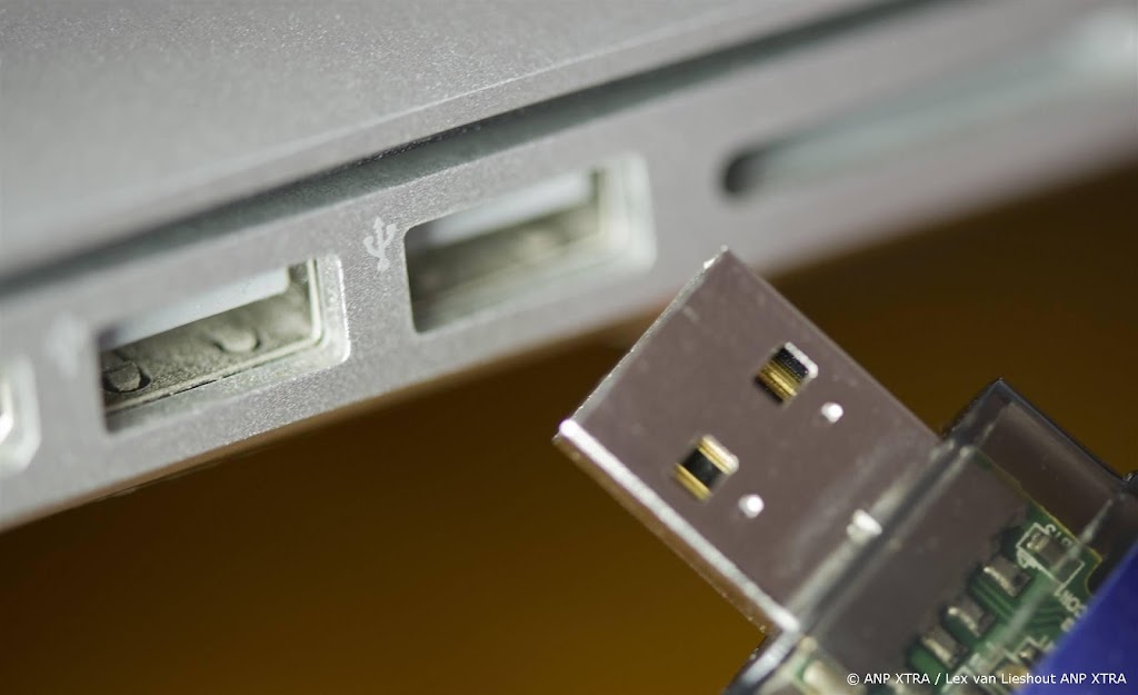 NCTV en politie scherpten beleid aan, maar USB-sticks nog kwijt