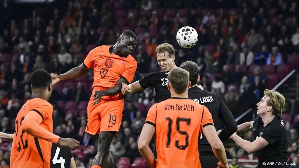 Nederlands elftal in oefenduel met 2-1 te sterk voor Noorwegen