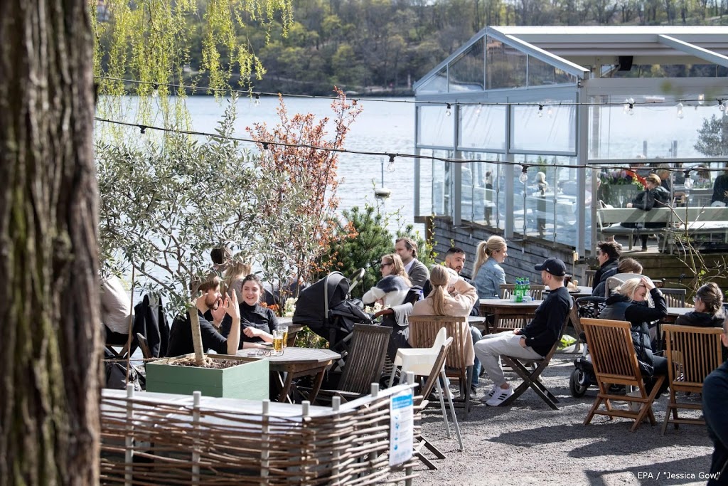Stockholm sluit restaurants om corona-overtredingen