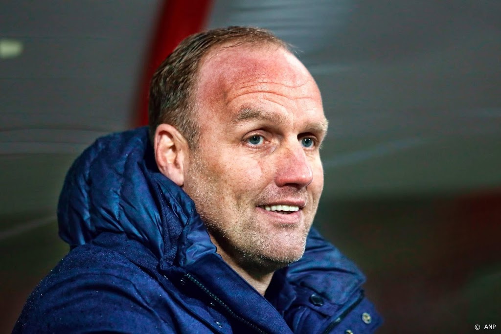 Trainer Lukkien langer bij FC Emmen